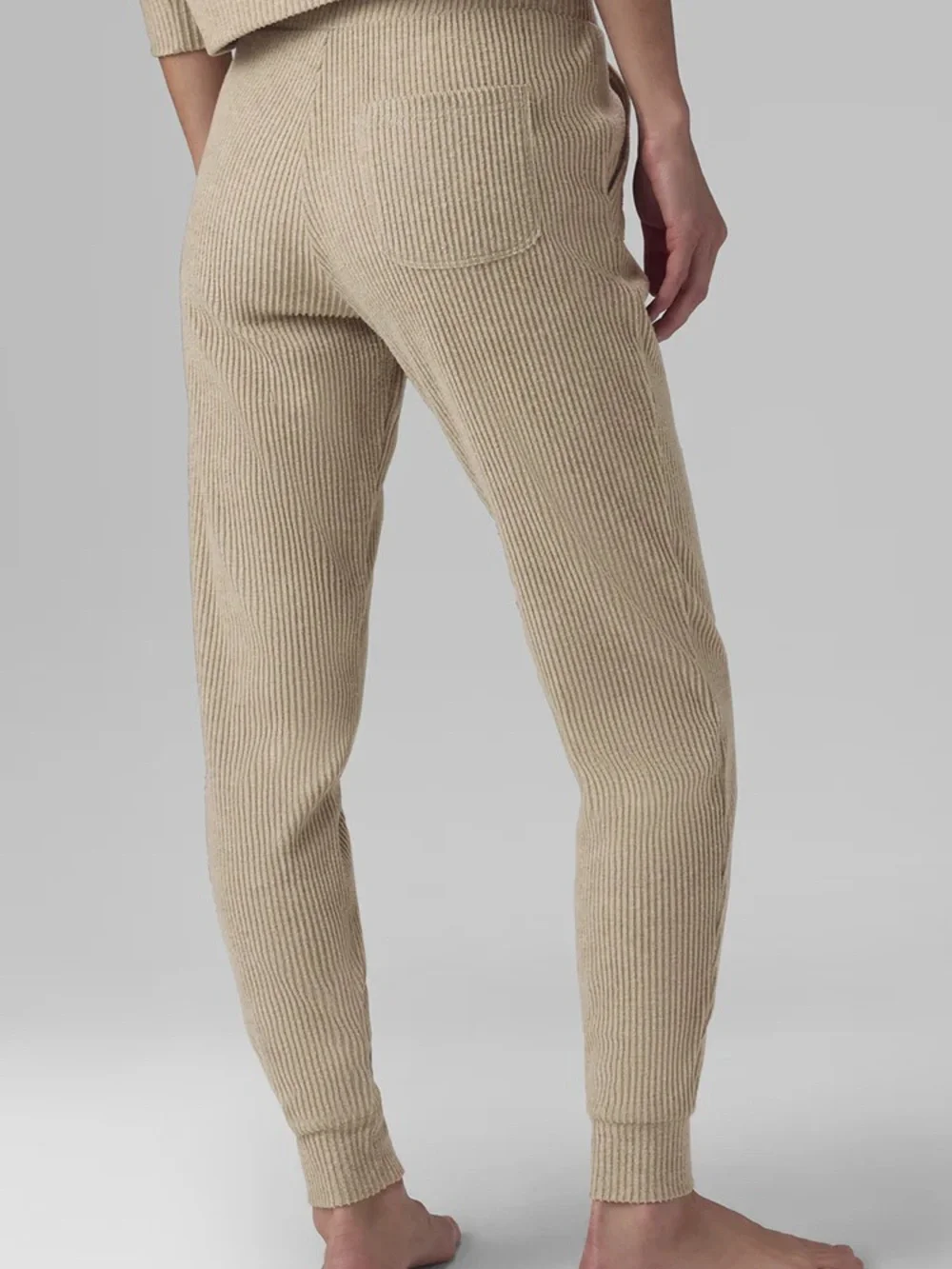 ALO Yoga Muse Sweatpants in Gravel